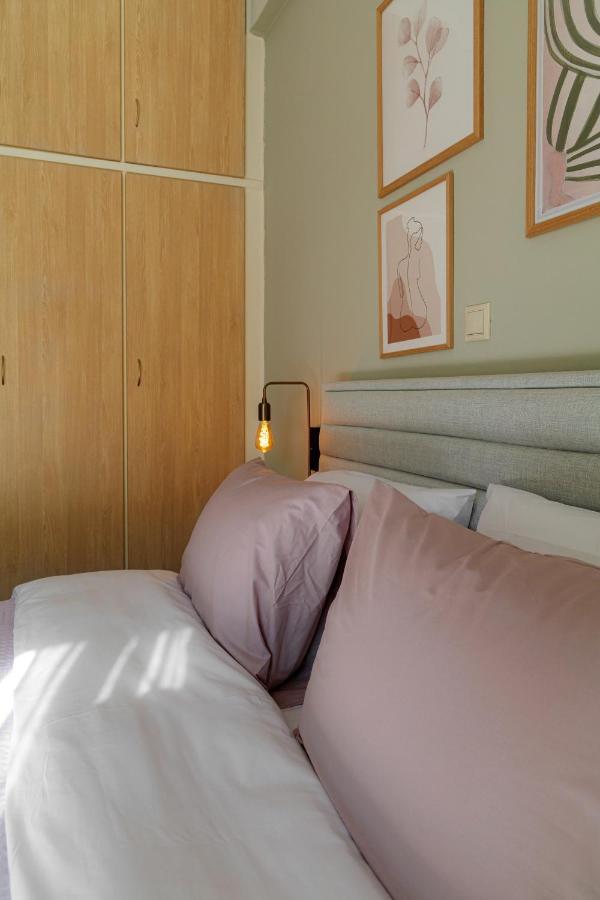 Sunny & Modern Apt For 3 Persons เอเธนส์ ภายนอก รูปภาพ