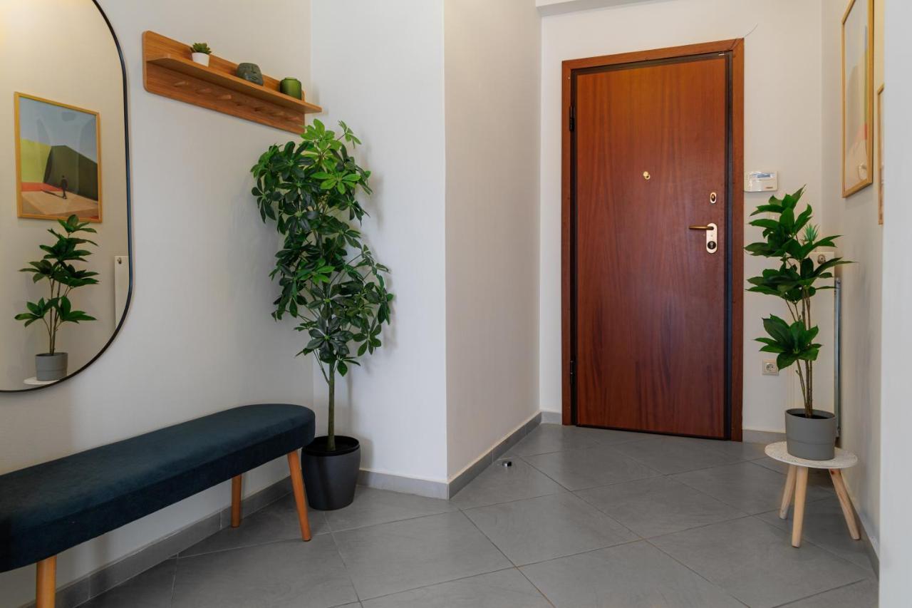 Sunny & Modern Apt For 3 Persons เอเธนส์ ภายนอก รูปภาพ