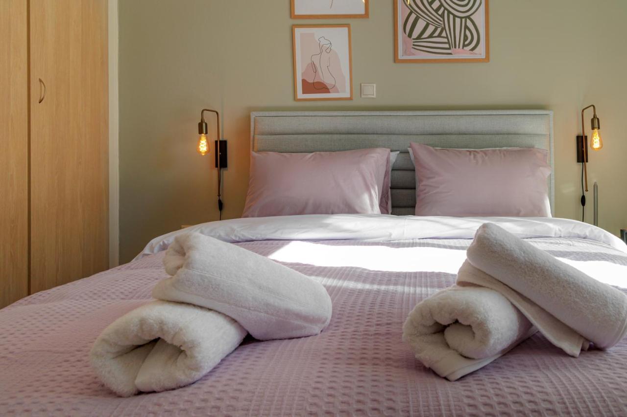 Sunny & Modern Apt For 3 Persons เอเธนส์ ภายนอก รูปภาพ