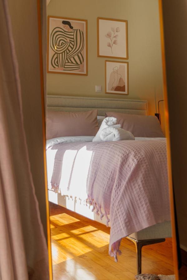 Sunny & Modern Apt For 3 Persons เอเธนส์ ภายนอก รูปภาพ